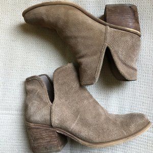 BP brown suede booties